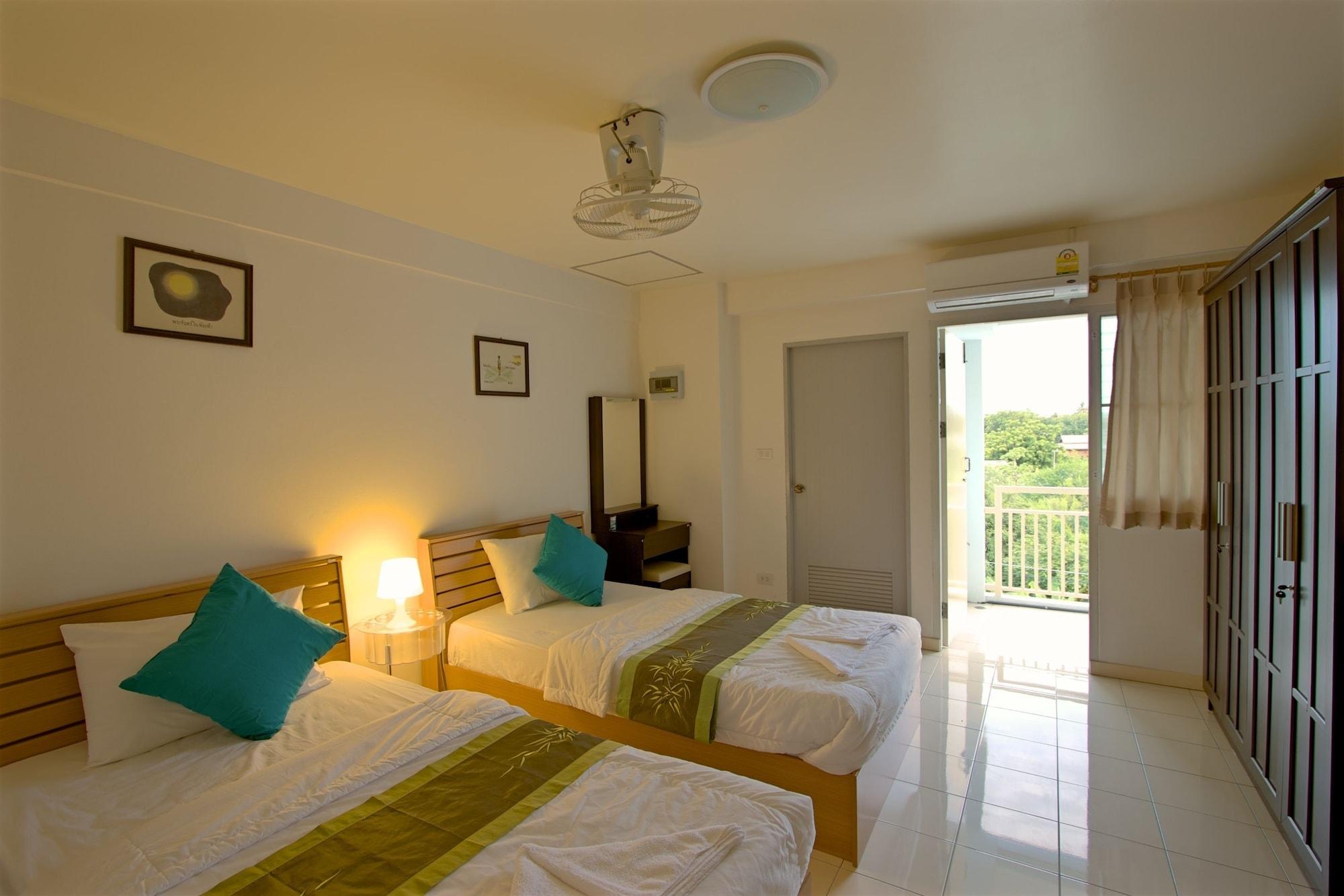 Charn Residence Bangsaen Buitenkant foto
