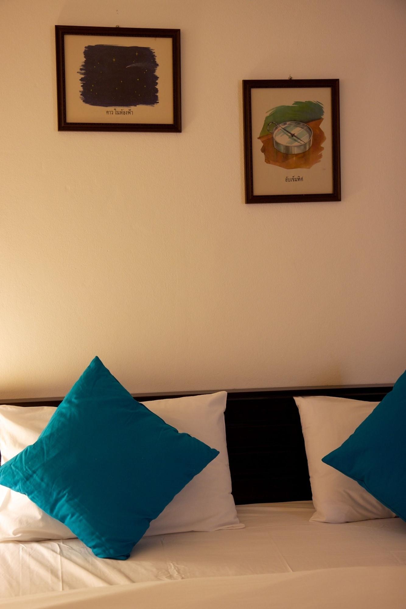 Charn Residence Bangsaen Buitenkant foto