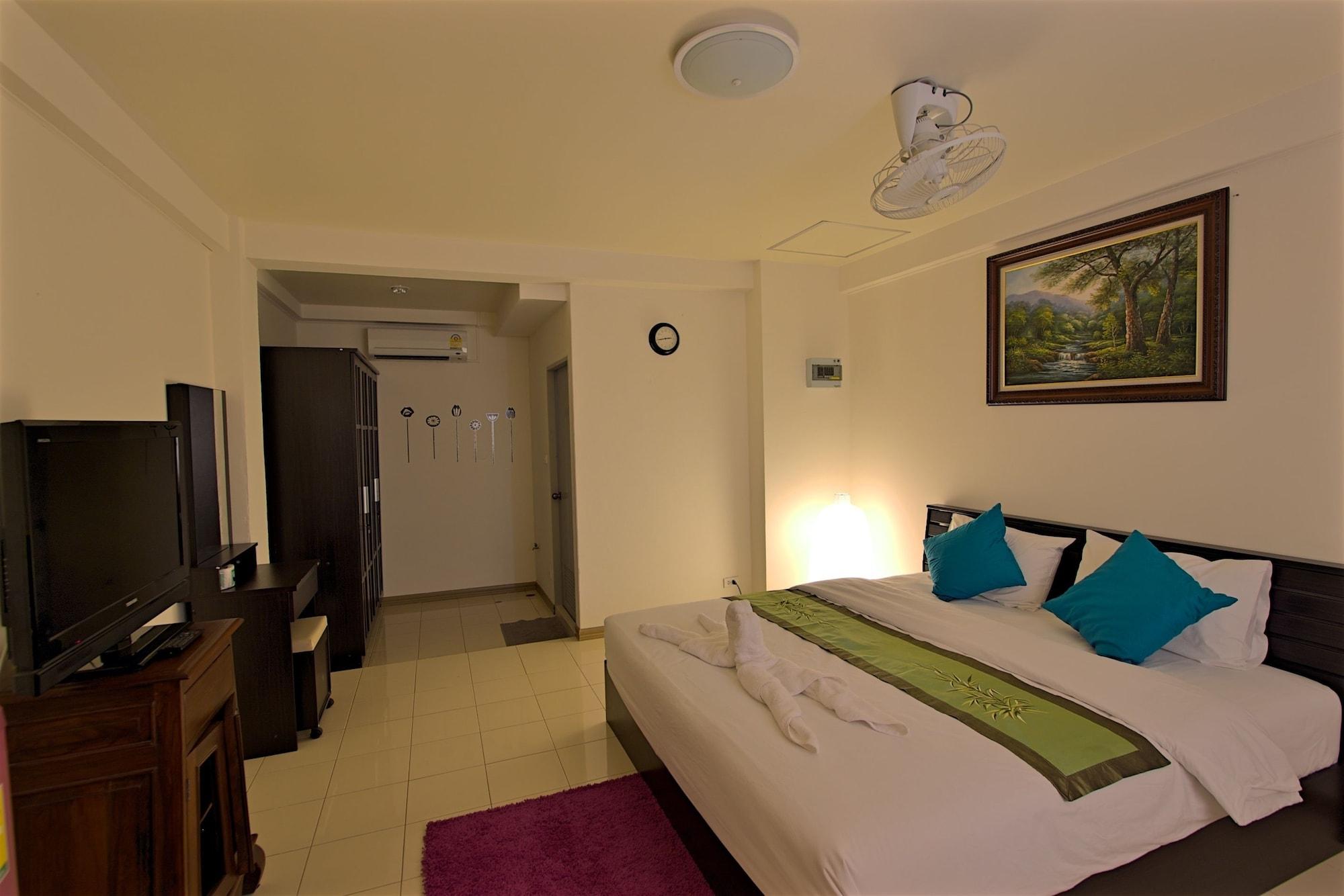 Charn Residence Bangsaen Buitenkant foto