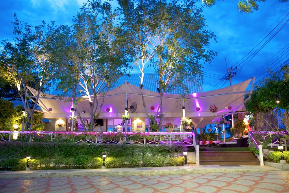 Charn Residence Bangsaen Buitenkant foto