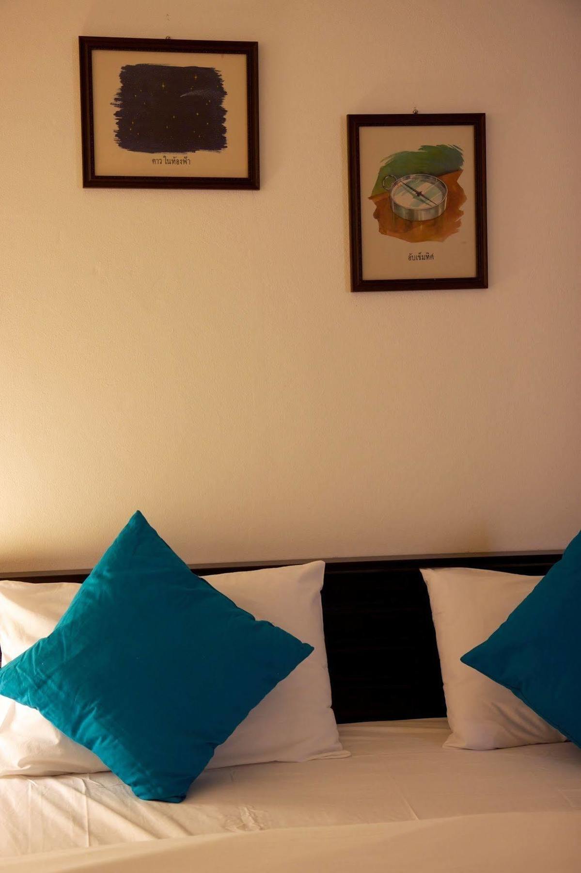 Charn Residence Bangsaen Buitenkant foto