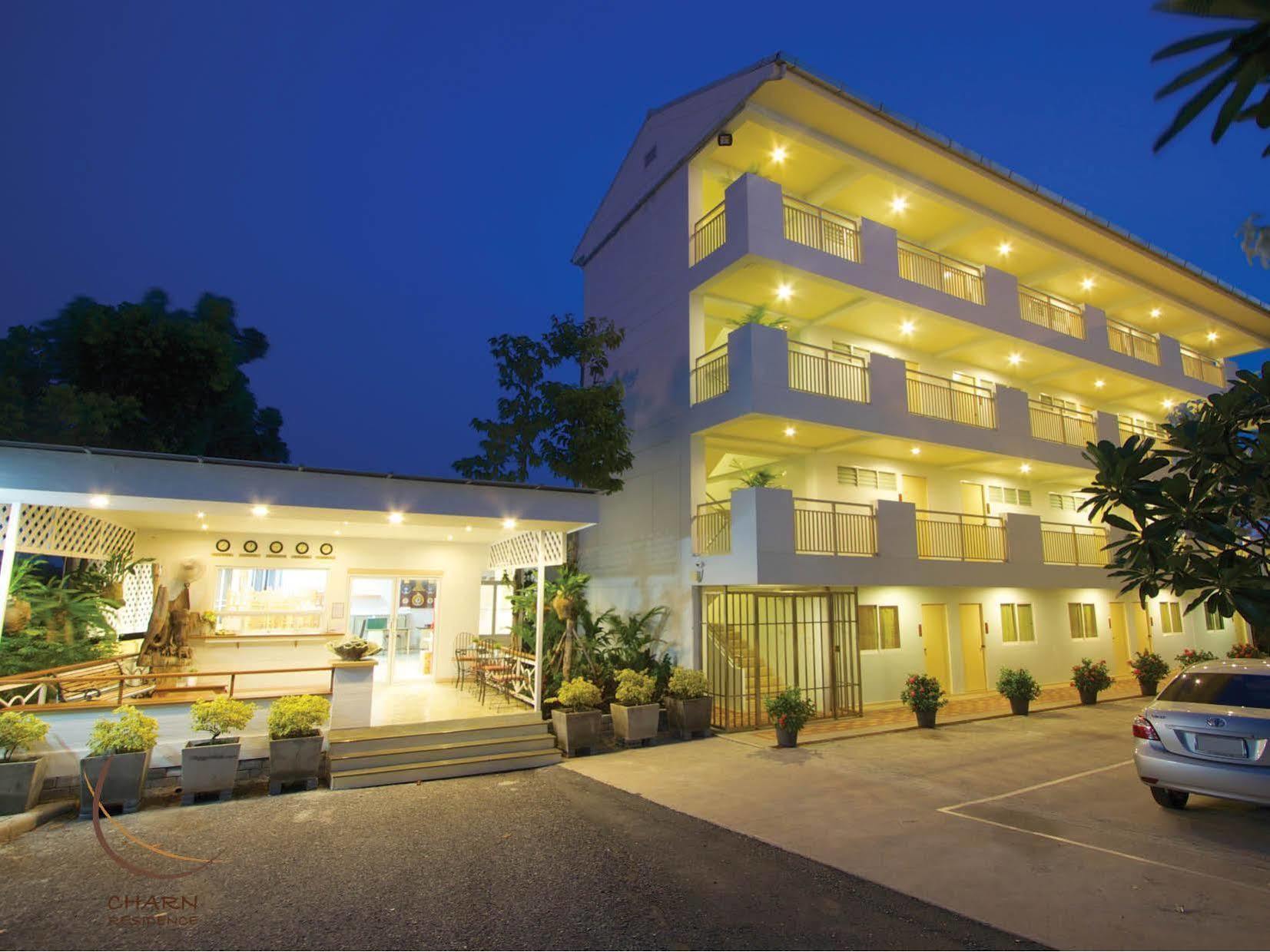 Charn Residence Bangsaen Buitenkant foto